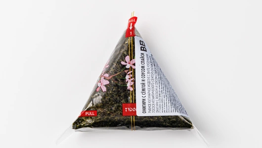 Онигири с семгой и соусом Спайси