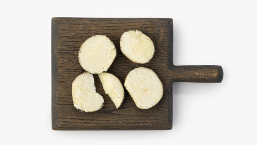 Сыр козий "Белпер Кноле" в&nbsp;черном перце, 50 г