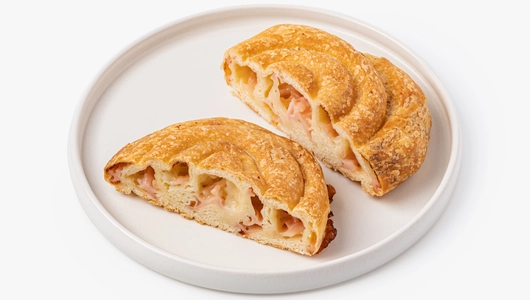 Улитка "Сытная" с&nbsp;ветчиной и&nbsp;сыром