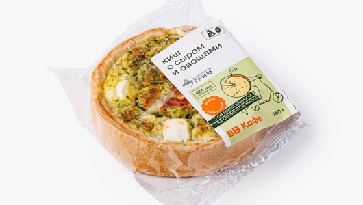 Киш с сыром и овощами, кафе