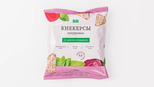 Кнекерсы кукурузные со свеклой и базиликом