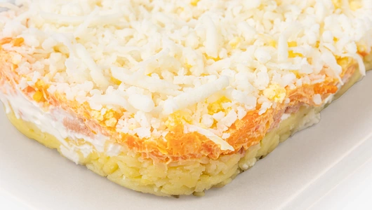 Мимоза с&nbsp;семгой горячего копчения