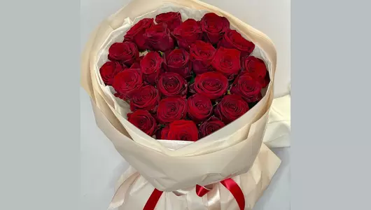 Букет Вечная классика 25 красных роз FMART by flowwow