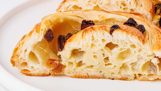 Завиток с&nbsp;изюмом, зам. кафе