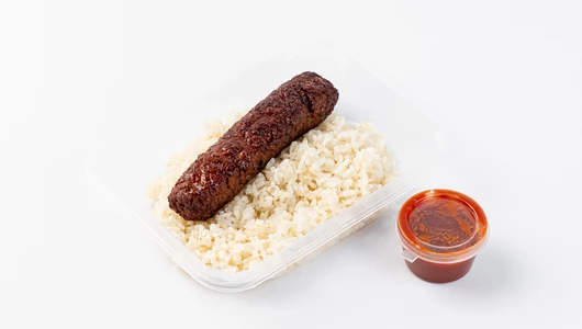 Немясной люля-кебаб с рисом и томатным соусом Немясной люля-кебаб с рисом и томатным соусом