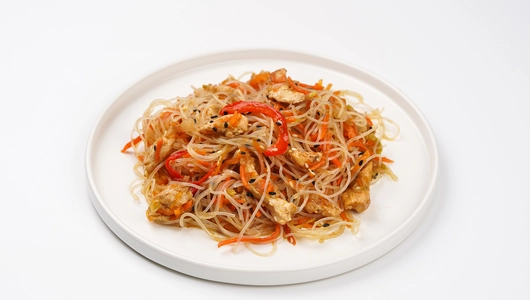 Фунчоза с курицей и овощами, 200 г