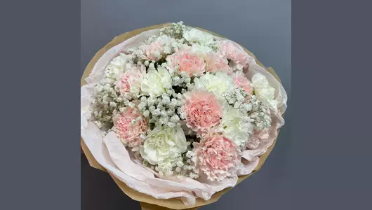 Пушистое облачко в&nbsp;крафте. Гипсофила и&nbsp;гвоздики FMART by flowwow