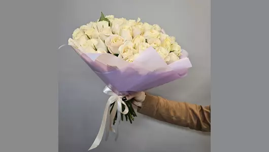 Монобукет из 51 розы Кения FMART by flowwow