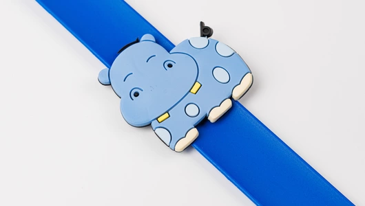 Слэп-браслет с фигуркой, в ассортименте