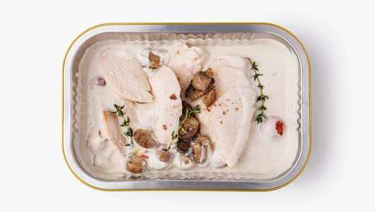 Курица в сливочно-грибном соусе "Альфредо"