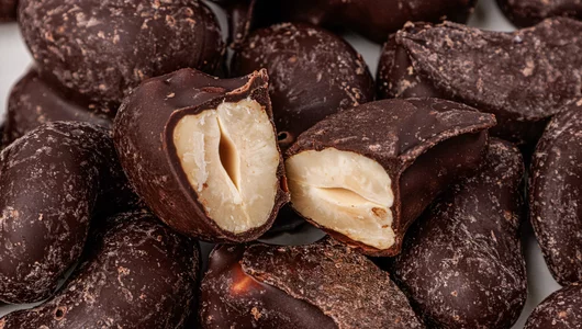 Кешью в&nbsp;темном шоколаде
