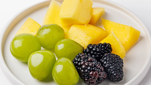 Фруктовый микс (виноград, манго, ежевика), 170 г