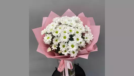 Букет из&nbsp;кустовой хризантемы в&nbsp;упаковке FMART by flowwow