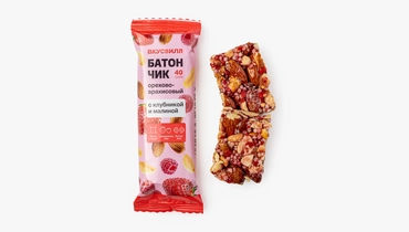 Батончик орехово-арахисовый с&nbsp;клубникой и&nbsp;малиной