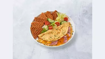 Омлет с&nbsp;ветчиной и&nbsp;сыром