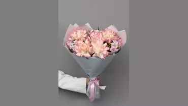 Авторский букет с&nbsp;французскими розами и&nbsp;альстромерией "Симфония нежности FMART by flowwow