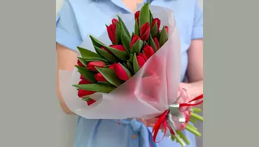 Букет 25 красных тюльпанов FMART by flowwow