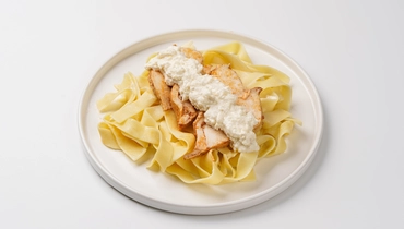 Изображение товара Паста с куриным филе и соусом Альфредо, быстрое блюдо, 335 рублей