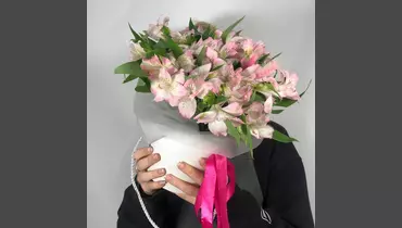 Нежные альстромерии в&nbsp;коробке FMART by flowwow