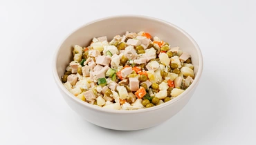 Салат оливье с&nbsp;колбасой без&nbsp;майонеза, 600 г