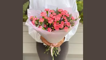 Изображение товара Букет из кустовых гвоздик и эвкалипта FMART by flowwow 1000 г