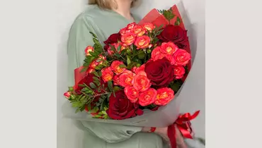 Изображение товара Букет красных роз с кустовыми розочками FMART by flowwow - премиум качество