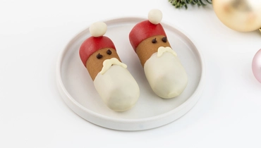 Изображение товара Пирожное Новогодние гномы картошка медовая - десерт в праздничном дизайне