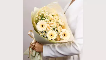 Авторский букет «Бежевый луг» с&nbsp;герберой и&nbsp;кустовой розой FMART by flowwow