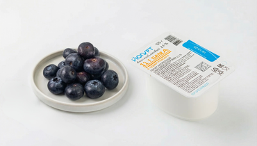 Йогурт высокобелковый 2,1% со свежей голубикой
