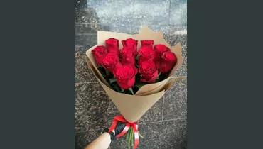 Букет красных роз Голландия 11 шт. в&nbsp;крафте