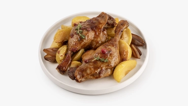 Изображение товара Утка Конфи в брусничном соусе с яблоком и мёдом 1340 рублей