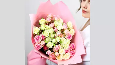 Монобукет "Первое свидание" из&nbsp;11 кустовых роз FMART by flowwow