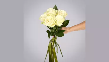 Изображение товара Монобукет из 5 роз "Mondial" под ленту