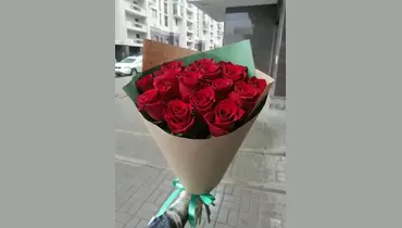 Букет красных роз Эквадор 15 шт. в&nbsp;крафте