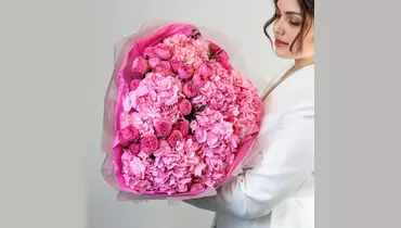 Изображение товара Авторский букет из гортензий и пионовидных роз Розовые сны от FMART