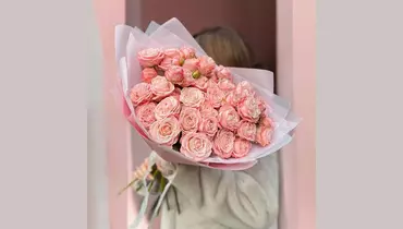 Изображение товара Кустовые розы Мадам Бомбастик FMART by flowwow