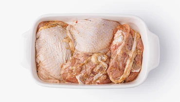 Бедра цыплят-бройлеров в чесночном маринаде