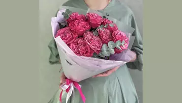 Изображение товара Букет Розовые пионовидные розы с эвкалиптом FMART by flowwow