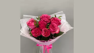 7 розовых роз с&nbsp;фисташкой в&nbsp;упаковке FMART by flowwow