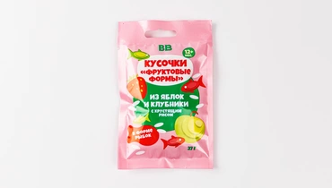Кусочки из яблок и клубники с хрустящим рисом "Фруктовые формы"