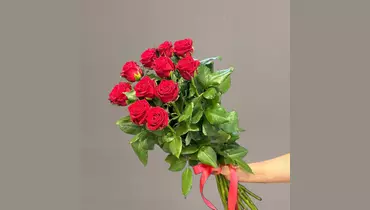 Изображение товара Букет красных роз под ленту FMART by flowwow 11 шт Россия