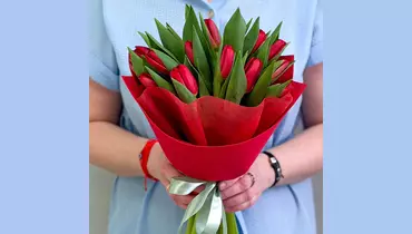 Букет 15 красных тюльпанов FMART by flowwow