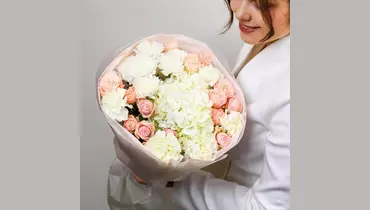 Авторский букет «Нуга» с&nbsp;гортензией и&nbsp;розой FMART by flowwow