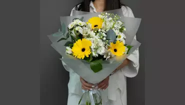 Изображение товара Дизайнерский букет из гербер и маттиолы