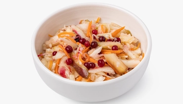 Салат "Громадский" с&nbsp;маринованным яблоком и&nbsp;брусникой