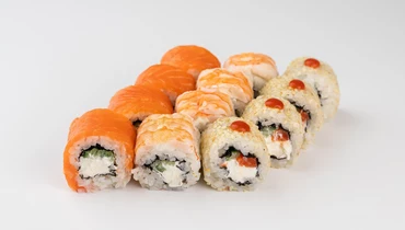 Изображение товара Сет Морской бриз из трех видов роллов с остринкой и креветками