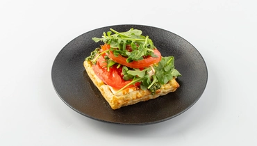 Итальянская картофельная вафля с сыром и ветчиной,кафе