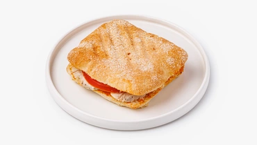 Изображение товара Мини-чиабатта с курицей пармезаном и соусом Айоли кафе Описание