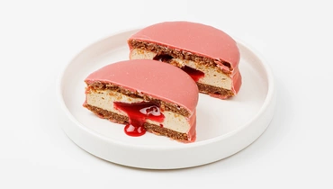 Пирожное веган «Sweet бисквит с ягодным суфле», кафе