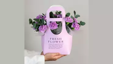 Композиция в&nbsp;сумочке "Лавандовые поля" из&nbsp;11 диантусов с&nbsp;эвкалиптом FMART by flowwow